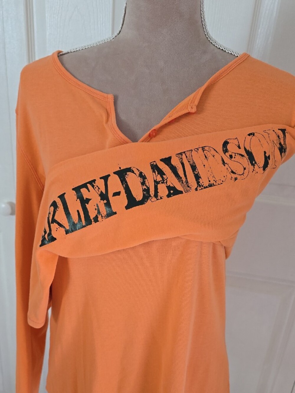 Womens XL Harley-Davidson Orange Long-Sleeve Henley with Skull Logo - Picture 3 of 11
